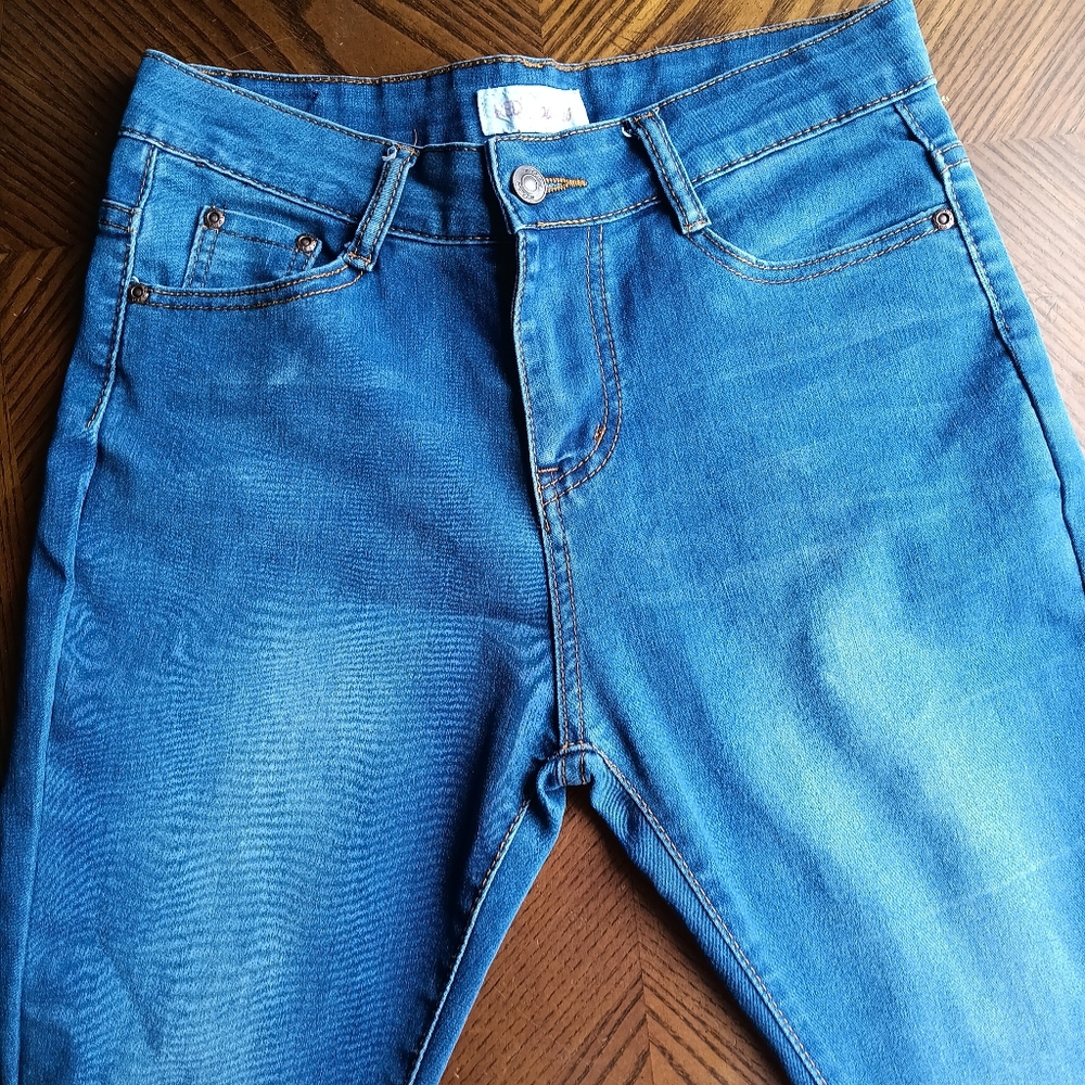Red Bottom womenz size 11/30 jeans